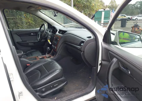 2014 Chevrolet Traverse 2Lt z USA, uszkodzony, nr VIN 1GNKRHKDXEJ175832